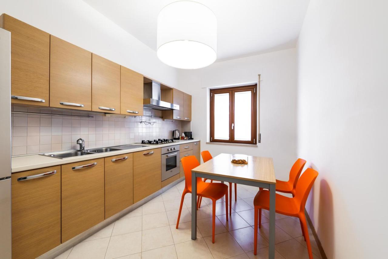 Orange Street Studio Apartment Соренто Екстериор снимка